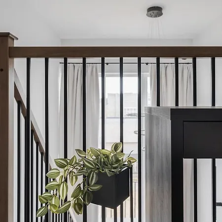 Loft 61 With Free Parking Апартаменти *