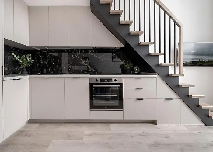 Апартаменти Loft 61 With Free Parking