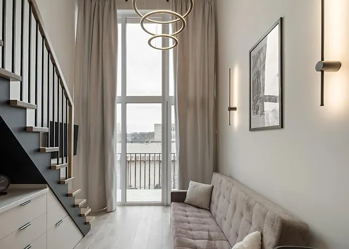 Апартаменти Loft 61 With Free Parking *