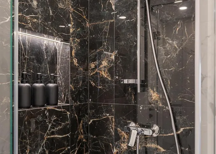 Loft 61 With Free Parking Апартаменти